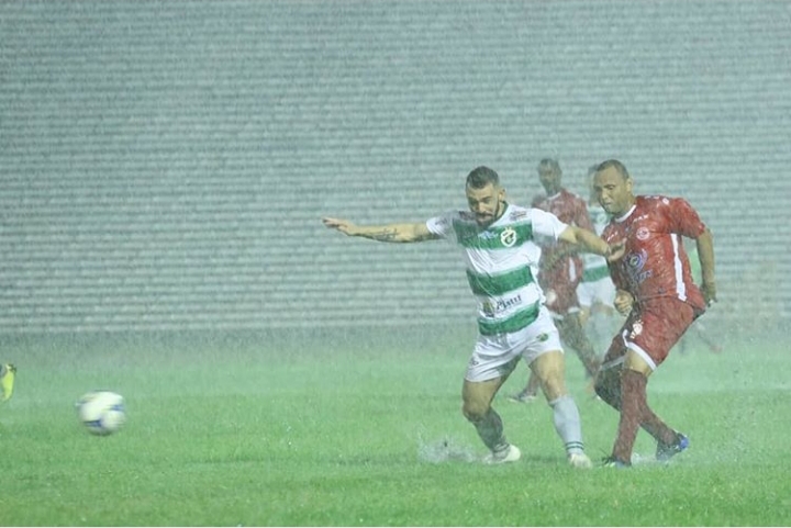 Albertão alaga e semifinal entre Altos e 4 de Julho é adiada