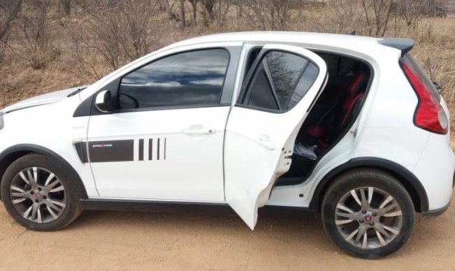 0C1E9BAD-D990-445C-93C6-5A8C61D4B2FC