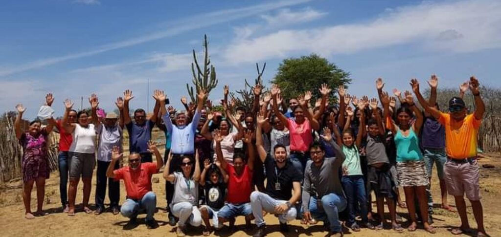 668c5cb7a01f3fd48653019056503fb0-1900x900_c