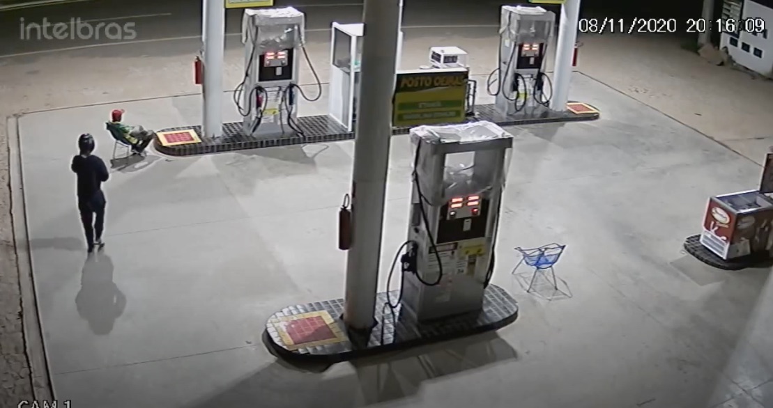 Vídeo mostra assalto a posto de combustível em cidade do PI