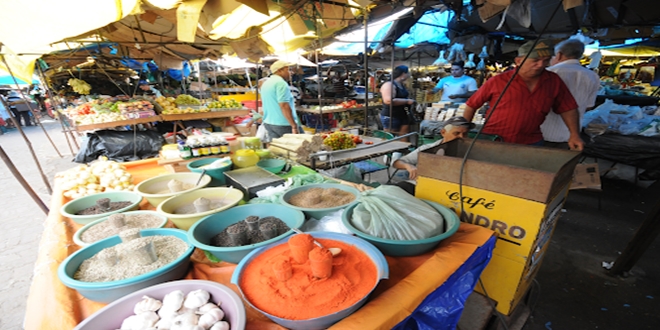 feira livre de frutas e verduras de picos