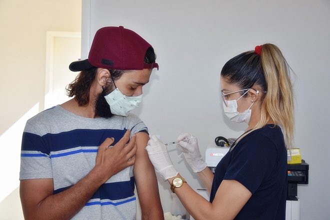 Belém do Piauí inicia imunização da população acima de 24 anos - 016