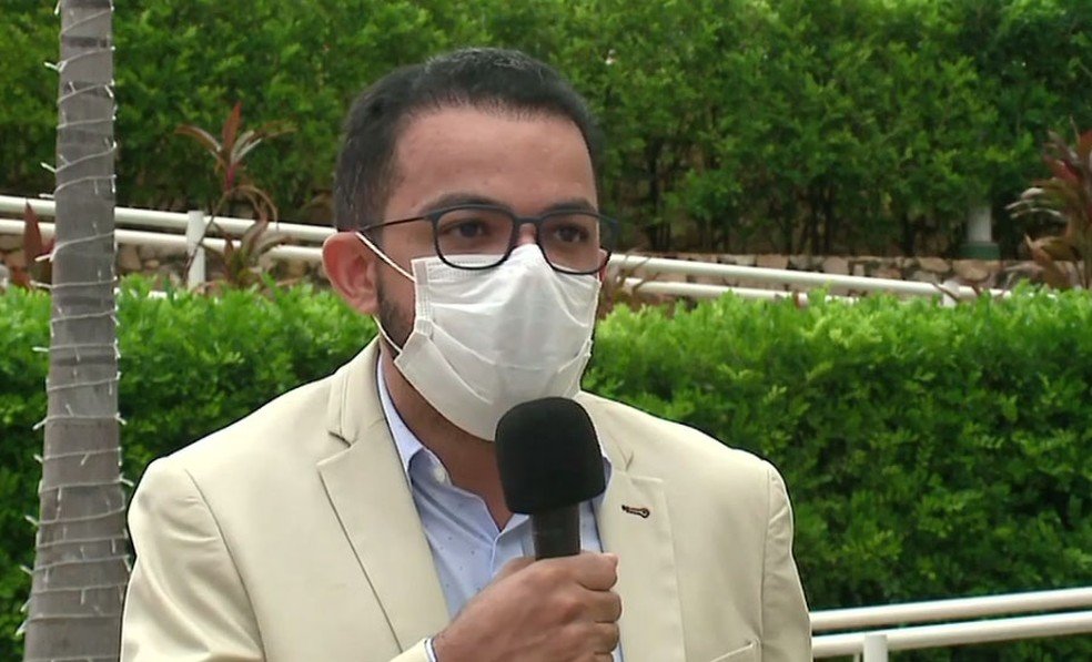 Médico Nayro Ferreira