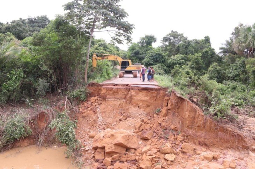 Recuperação de estrada no Piauí que rompeu devido fortes chuvas inicia e pista pode ser liberada até sexta (31)