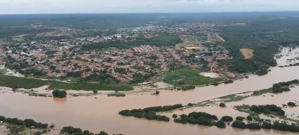 Rio Parnaíba transborda em Uruçuí, Sul do Piauí — Foto Netto Fotografia