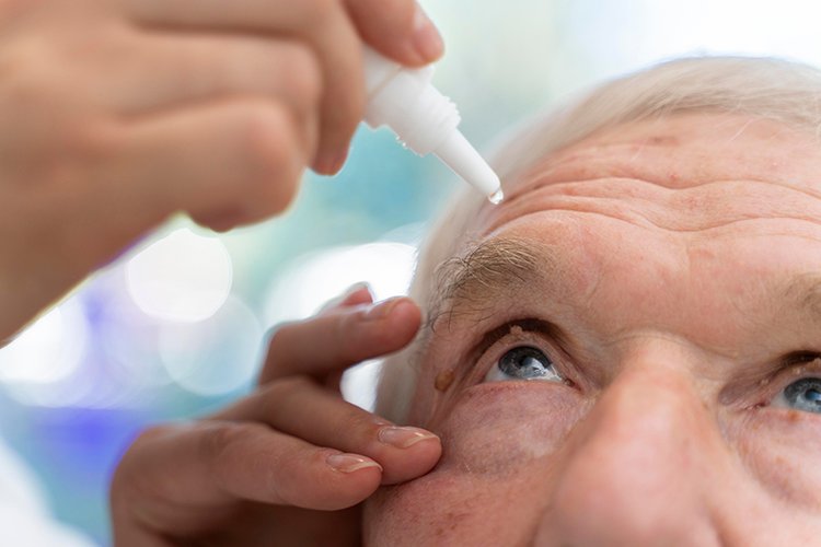 Flurona manter olhos lubrificados pode diminuir o risco de contágio