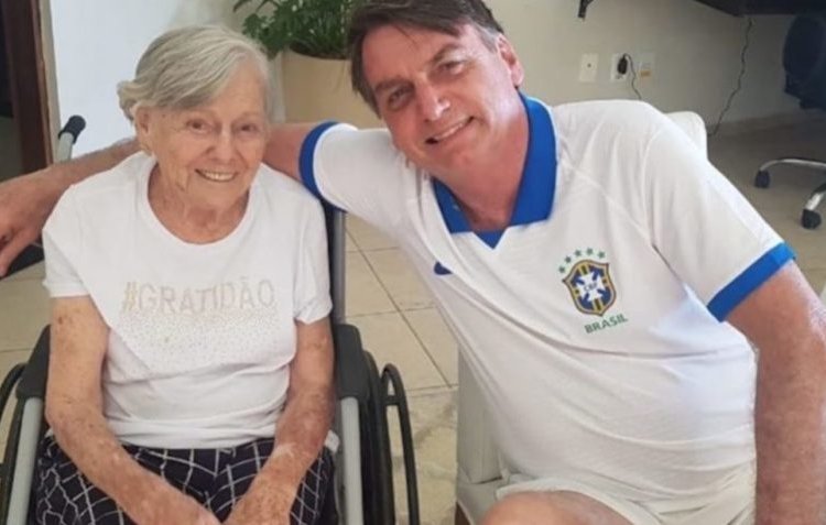 Mãe de Jair Bolsonaro morre aos 94 anos