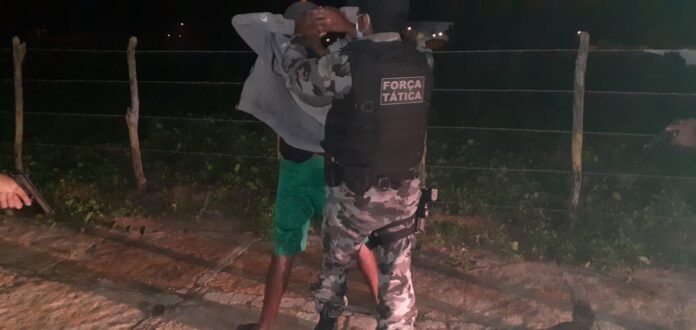 PM prende oito integrantes do PCC em festa de aniversário no litoral do Piauí
