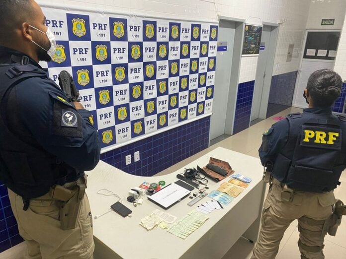 Casal é preso com materiais usados para aplicação de golpes em caixas eletrônicos no PI e MA