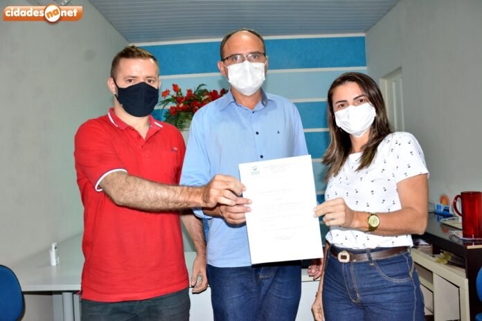 MASSAPÊ Prefeito Rivaldo Carvalho nomeia nova secretária de Educação