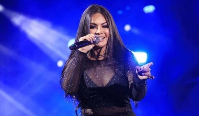 Paulinha Abelha, vocalista da banda Calcinha Preta, está em coma na UTI