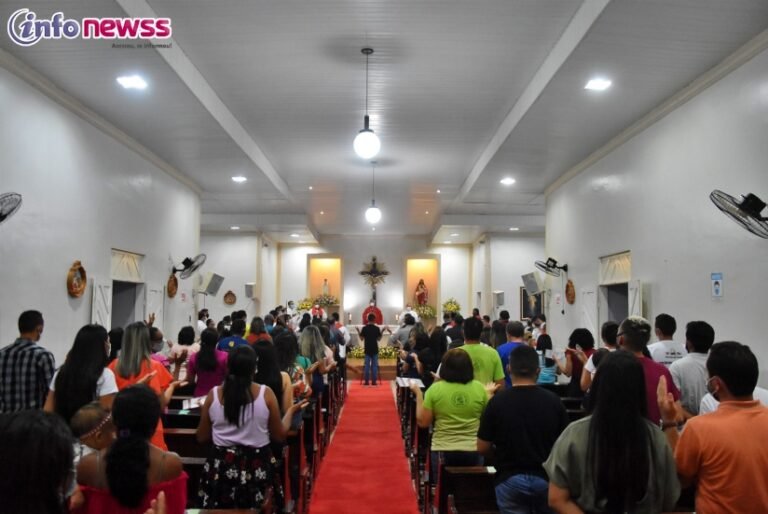 FOTOS | Posse do padre Fernando Amando na paróquia da Igreja Sagrado Coração de Jesus, em Itainópolis