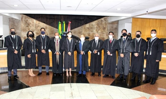 Tribunal de Justiça do Piauí empossa oito novos juízes aprovados em concurso de 2015