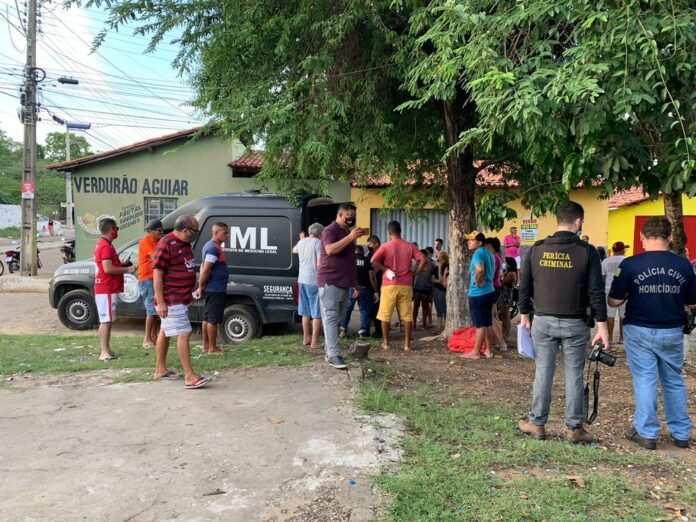 Vendedor morre após ser baleado na frente dos amigos em praça na Zona Sul de Teresina