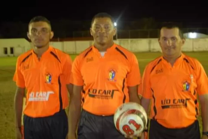 Árbitro morre após ser atingido por raio durante partida de futebol no Piauí