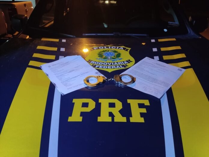 Foragido da Justiça pelo crime de roubo é preso pela PRF em Picos