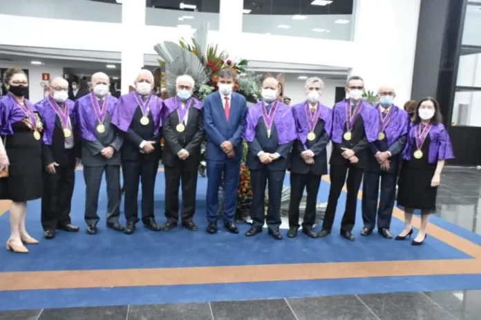 Governador Wellington Dias toma posse na Academia Piauiense de Letras