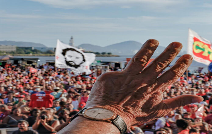 Lula diz que relógio avaliado em R$ 15 mil foi presente