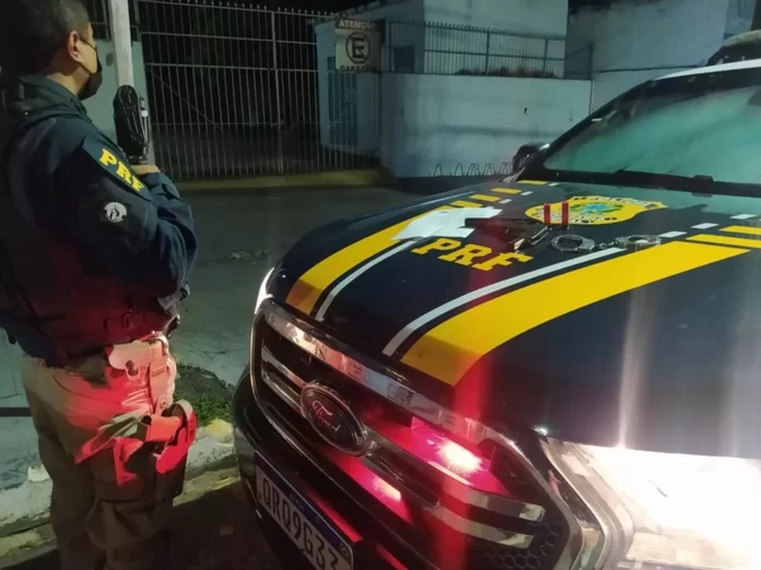 Mulher escapa de cárcere privado, avisa à PRF e ex é preso por tentativa de feminicídio em Floriano