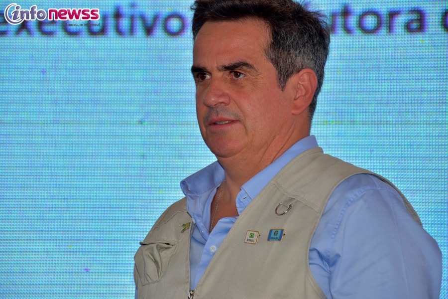 Alvorada Festiva, Ato Cívico, Missa, Inaugurações e Sessão Solene são realizados no aniversário de 30 anos de Marcolândia - DSC_0903