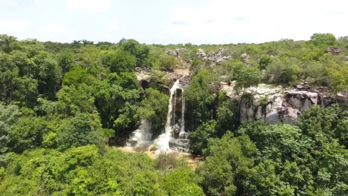 Cachoeira das Arraias embeleza cidade do Piauí; veja fotos e vídeo