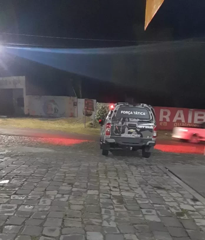 Criminosos fingem pedir ajuda, invadem casa e mantêm ex vice-prefeito e esposa reféns em Água Branca, no Piauí