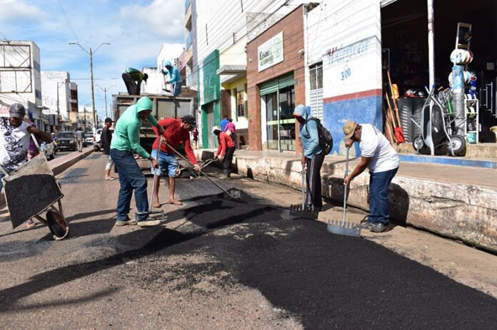 Em Picos, operação “tapa-buraco” é suspensa por falta de asfalto e chuvas