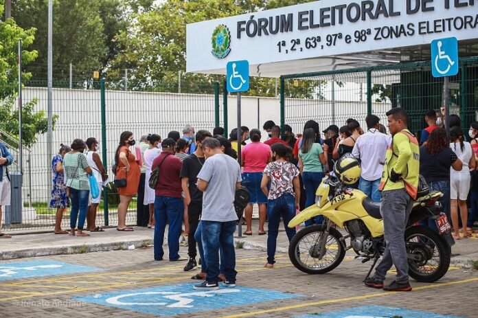 Jovens buscam Fórum para tirar 1º título; mais de 9 mil atendimentos em dois dias
