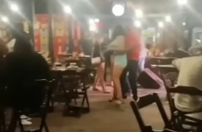 Mulher flagra marido com amante em bar no Piauí