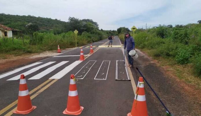 Prefeitura de Picos intensifica trabalhos de sinalização nas ruas da cidade