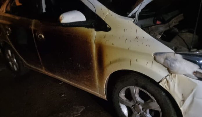 Residência pega fogo em Picos e carro é atingido