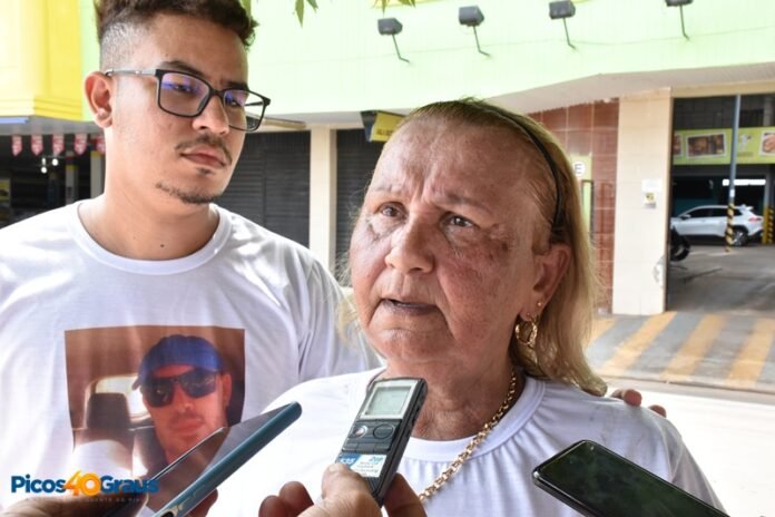 Sou uma mulher guerreira e não vou desistir, diz mãe de Baiano