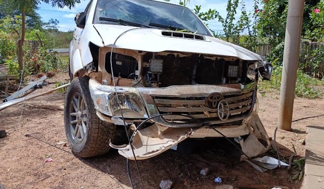 Médico perde controle de Hilux e invade residência no Norte do Piauí