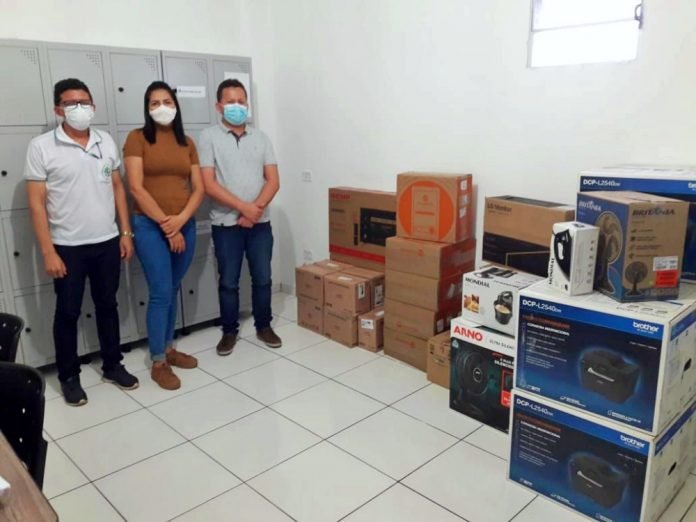 Prefeitura de Francisco Macedo investe mais de 50 mil em equipamentos informáticos para educação municipal - cb580547-f771-484d-9a8c-c9fa5d68f6c2