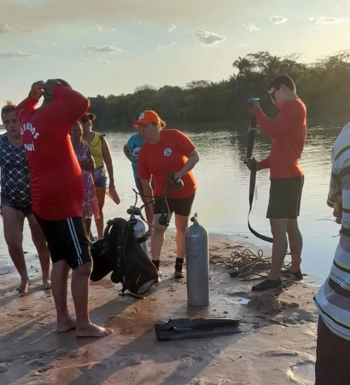 Três crianças e dois adolescentes desaparecem no Rio Parnaíba no Piauí