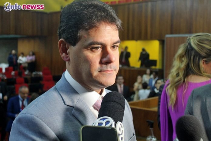 Deputados estaduais são empossados no Piauí; Franzé e Severo comandarão presidência da Alepi - IMG_0286