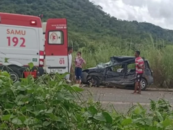 grave-acidente-entre-carreta-e-dois-carros-deixa-2-mortos-no-piaui-d9ebb0ed-df14-4a3d-baef-0f6f8453ad14