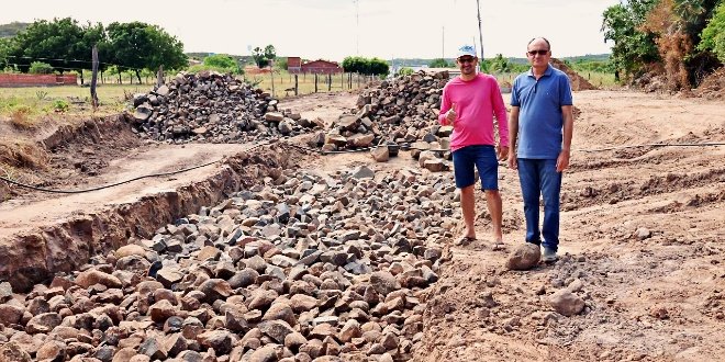 Passagem molhada interligará Espinheiro bairro ao Centro de Massapê; Prefeito celebra a realização de um grande sonho