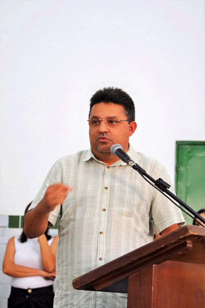Ao lado do prefeito Dr. Corinto, Governador Rafael Fonteles inaugura pavimentação e visita obras de educação e segurança em Marcolândia — PI - DSC_0728