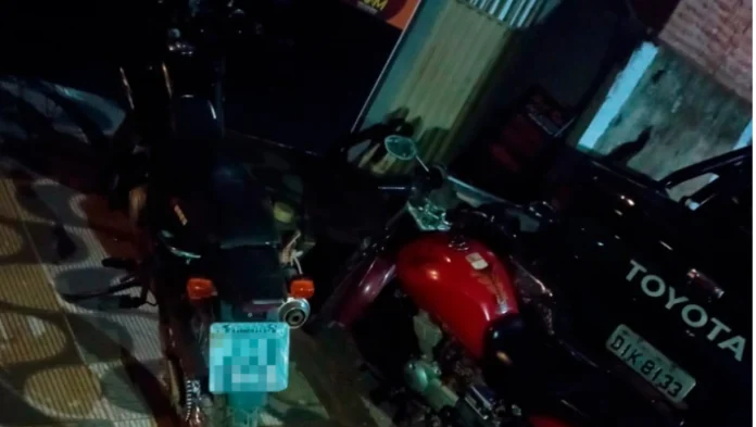 colisao-entre-motocicletas-deixou-duas-pessoas-feridas-em-gi_-217109672301644489
