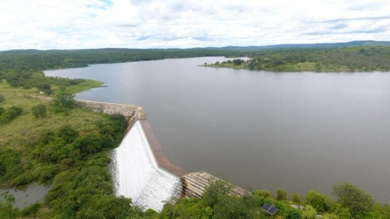 SÃO JULIÃO | Barragem de Emparedada transborda após quatro anos