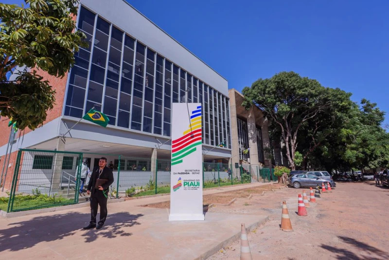 Prédio da Secretaria de Estado da Fazenda do Piauí (SEFAZ-PI) Prédio da Secretaria de Estado da Fazenda do Piauí (SEFAZ-PI)