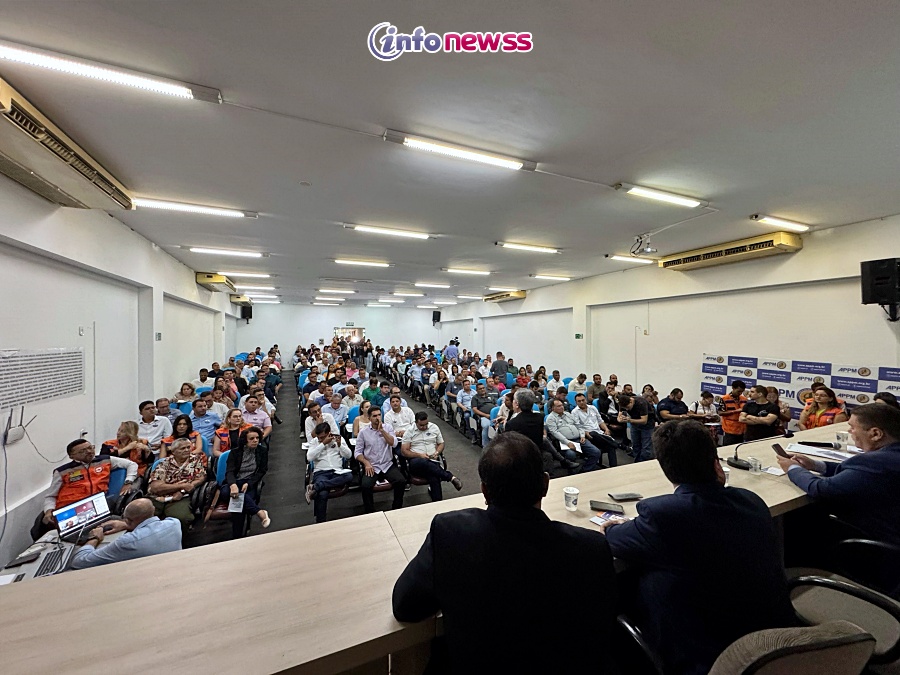 0f5ea12f-a0dc-425d-88f1-c79fd679e19arefeitos relatam crise e pedem ajuda urgente duranre reunião na APPM