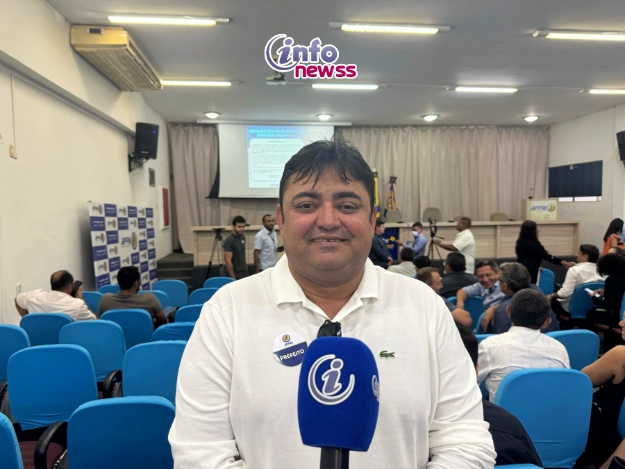 Prefeito de Alegrete do Piauí, Márcio Alencar - Durante reunião na APPM, prefeito Márcio Alencar busca ações imediatas contra a seca em Alegrete do PI