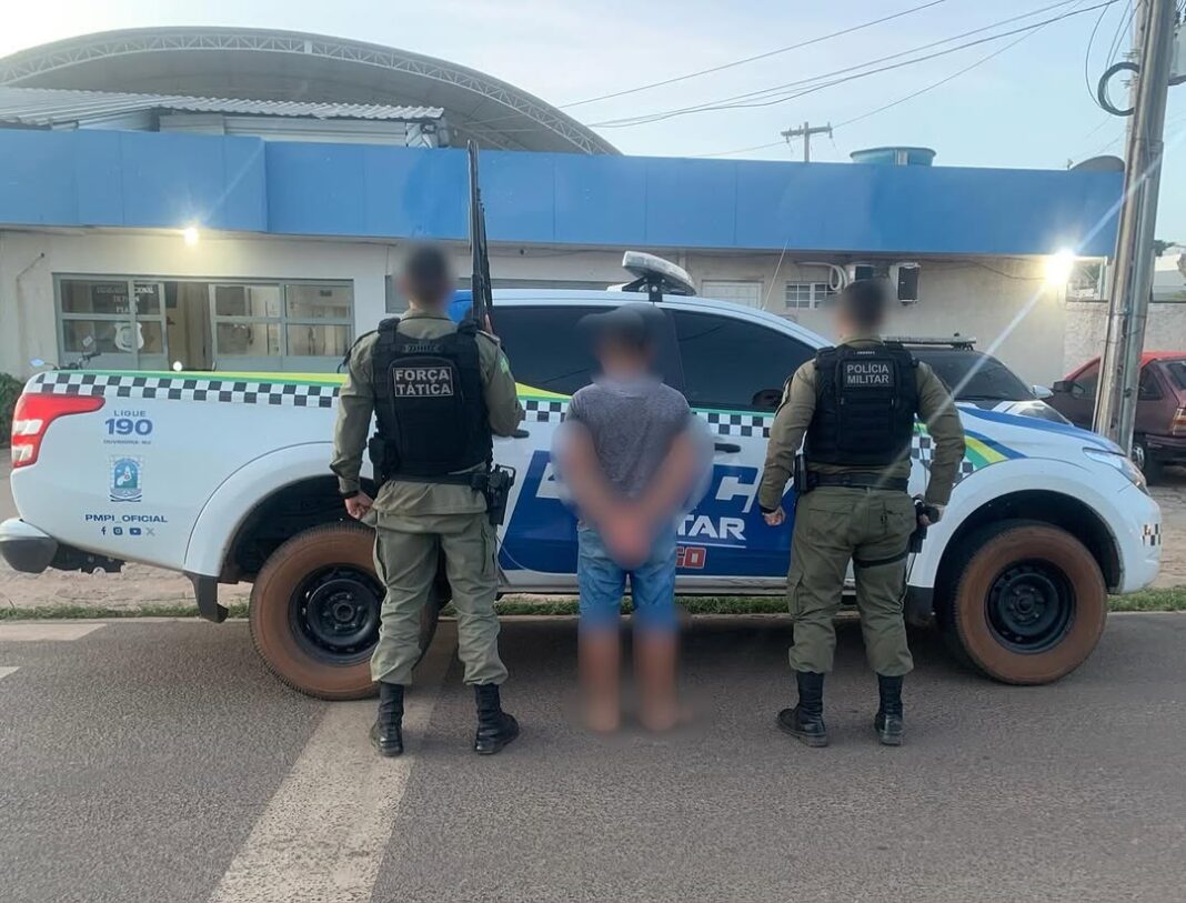 Suspeito de assassinar tio a facadas em Picos se entrega à polícia