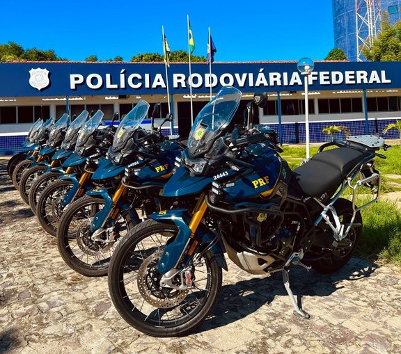 PRF do Piauí recebe 8 novas motocicletas de 900cc para reforçar fiscalização nas rodovias