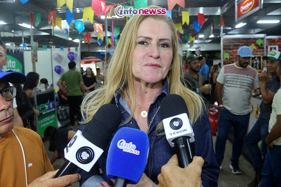 IMG_2924Com a presença de personalidades regionais Beco do Forró mantém viva a Tradição Junina em Araripina