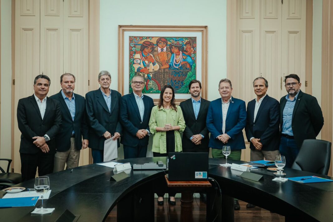 Raquel Lyra discute impacto de tarifaço dos EUA com empresários de Pernambuco