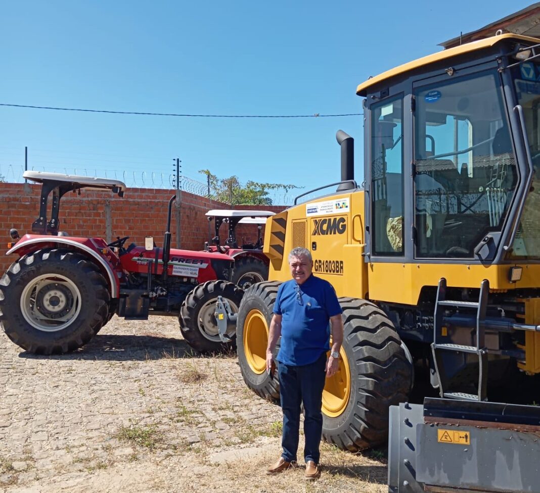 Simões vai receber motoniveladora e patrulha mecanizada durante aniversário de 71 anos 1