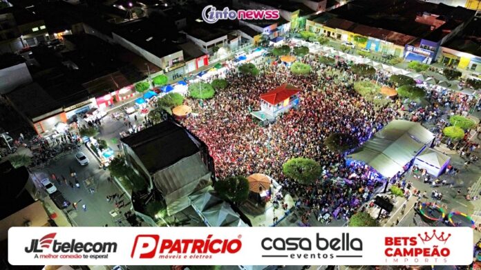 Veja-fotos-dos-shows-com-Murilo-Huff-Heitor-Costa-Thiago-Freitas-e-Toca-do-Vale-no-aniversario-de-70-anos-de-Simoes-PI-WhatsApp-Image-2024-07-23-at-13.28.42-1-696x391